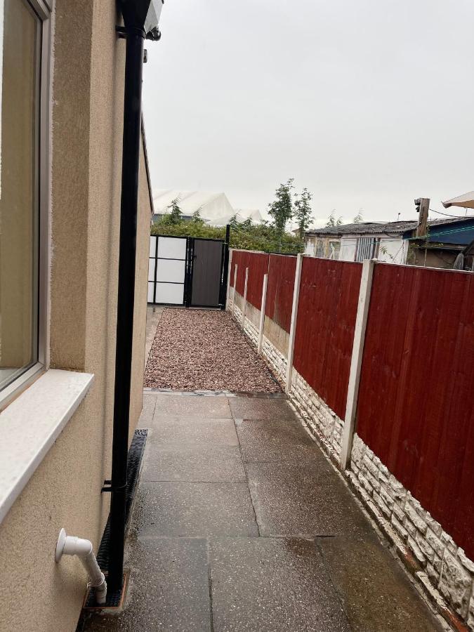 Bentley Place Crewe Eksteriør bilde